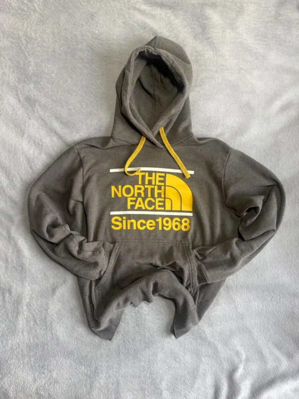 Bluza The North Face szara z kapturem Since 1968